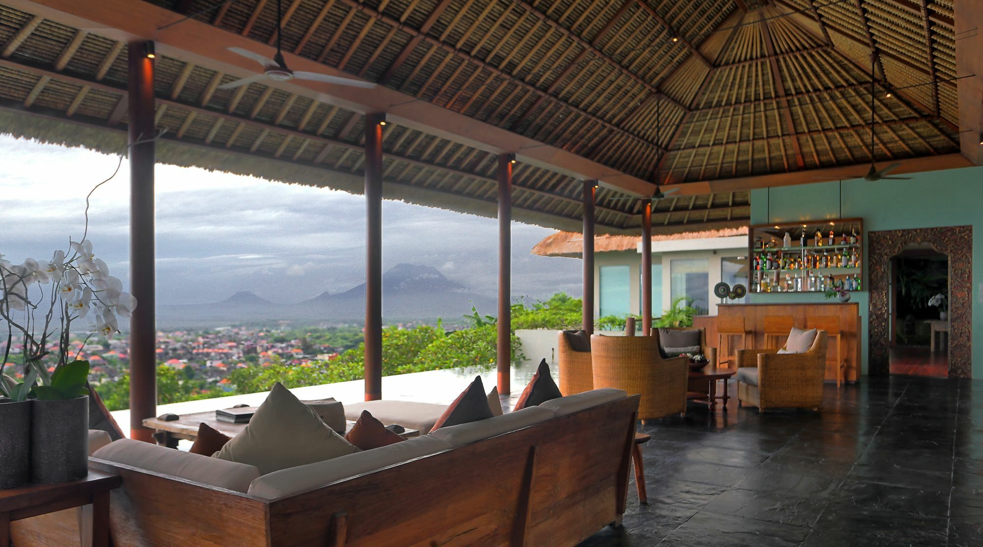 The Longhouse, Jimbaran - Bali Hotell Exteriör bild