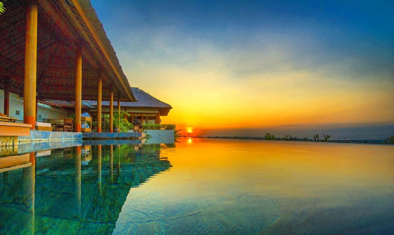 The Longhouse, Jimbaran - Bali Hotell Exteriör bild